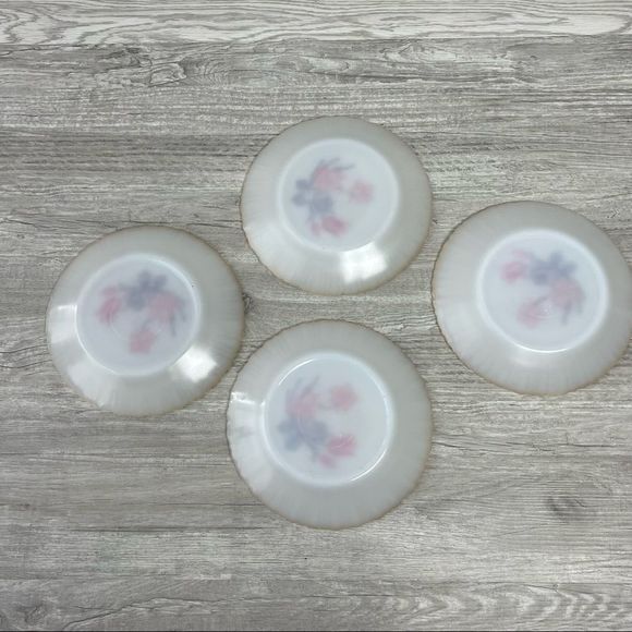 Termocrisa Translucent Milk Glass 7" Salad Luncheon Plates Red Floral Patternx4 - Picture 3 of 5